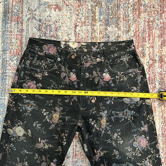 R13 Boyfriend Floral Jean in Black 27 - Picture 11 of 12